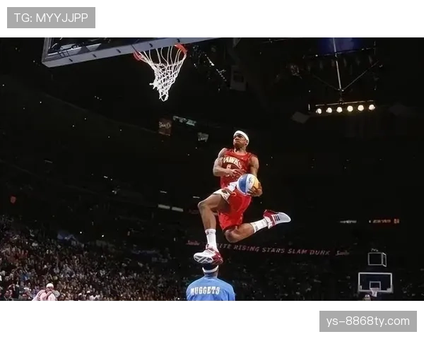 约什·史密斯利用挡拆拉开空间提升三分效率明显优于生涯早期